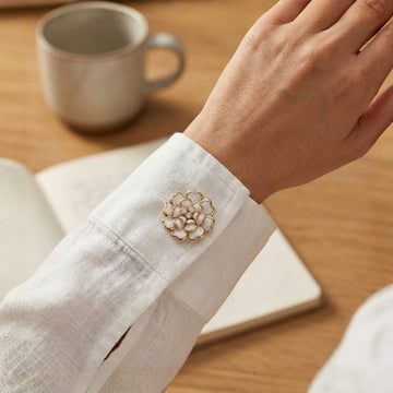 Beyaz Kasımpatı Düğme Kapağı